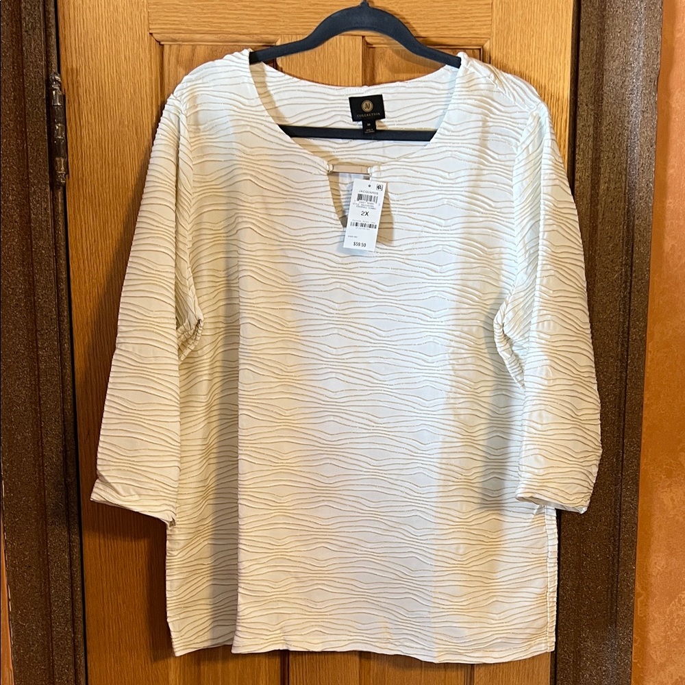 Elegant Cream Textured Blouse Gold Textured Waves